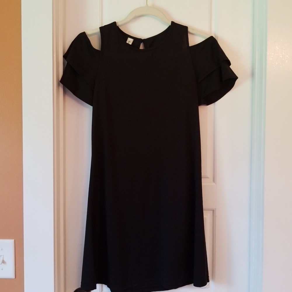 NWOT Cold shoulder dress